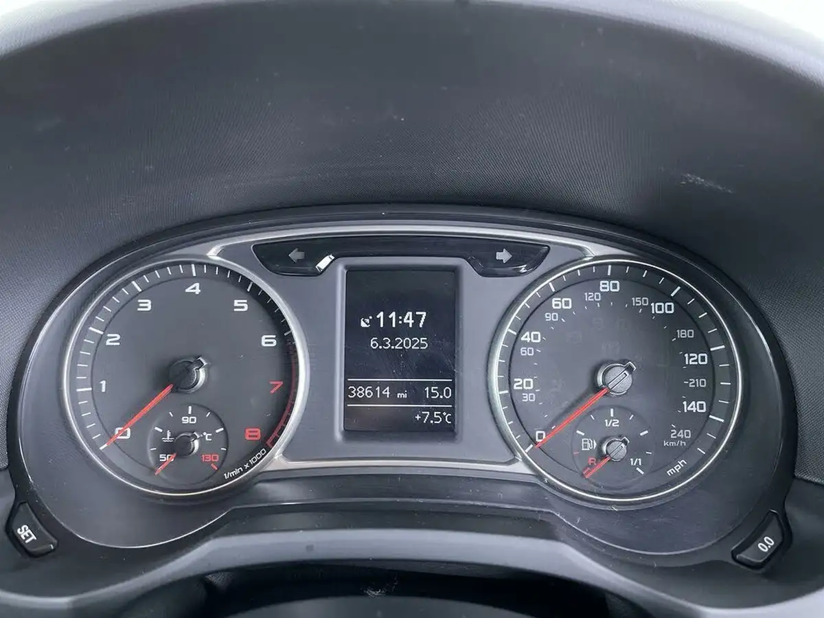 2017-audi-a1-14-tfsi-sportback-5d-big-37