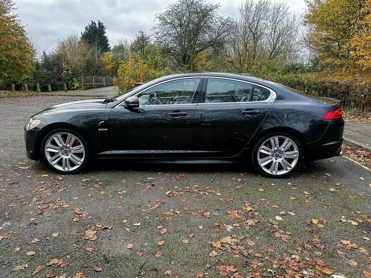 2011-jaguar-xf-50-xfr-big-6