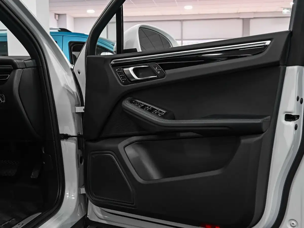2021-porsche-macan-30-s-big-21