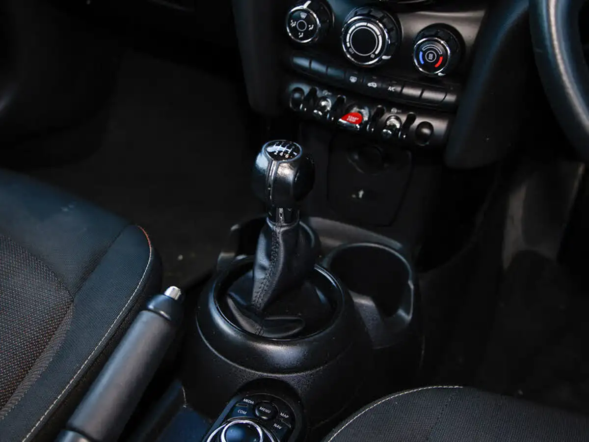 2021-mini-cooper-15-cooper-classic-hatchback-5d-big-9