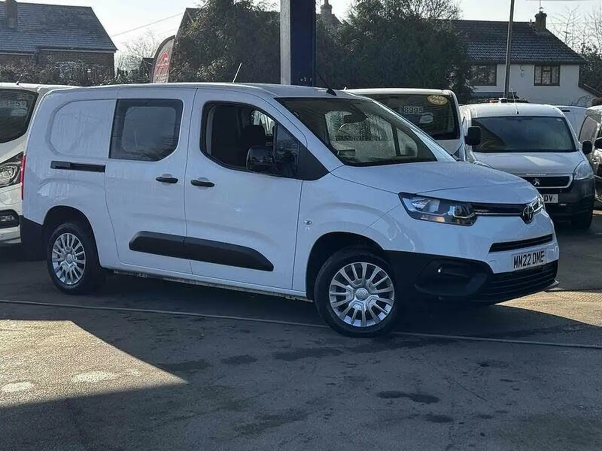 2022-toyota-proace-city-15d-icon-l2-big-2