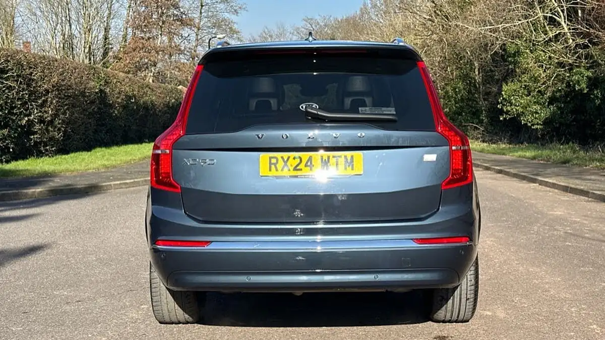 2024-volvo-xc90-20-t8-ultimate-dark-big-12