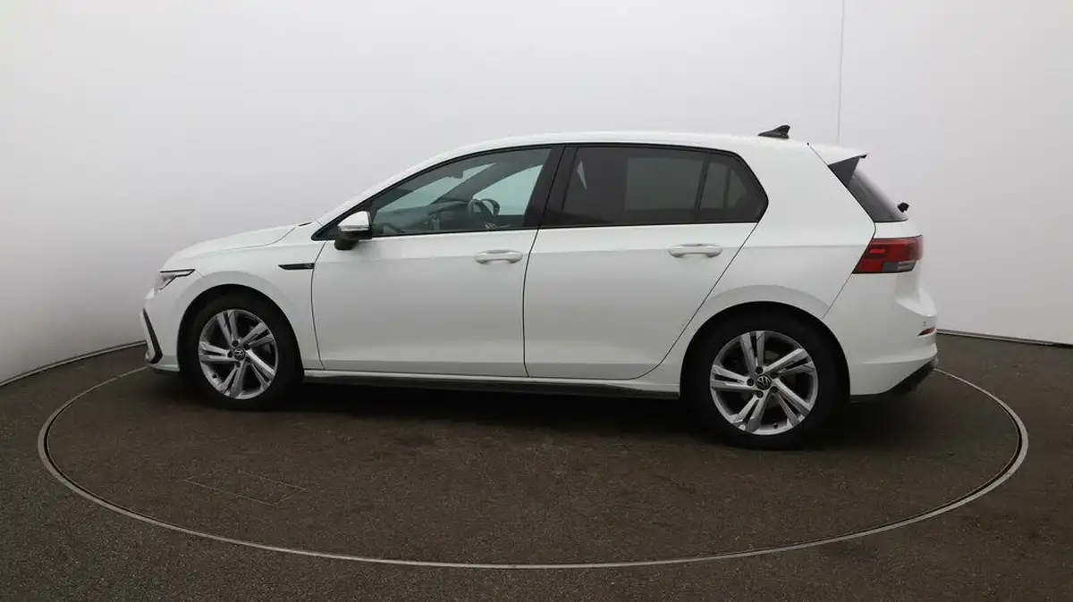 2021-volkswagen-golf-big-49