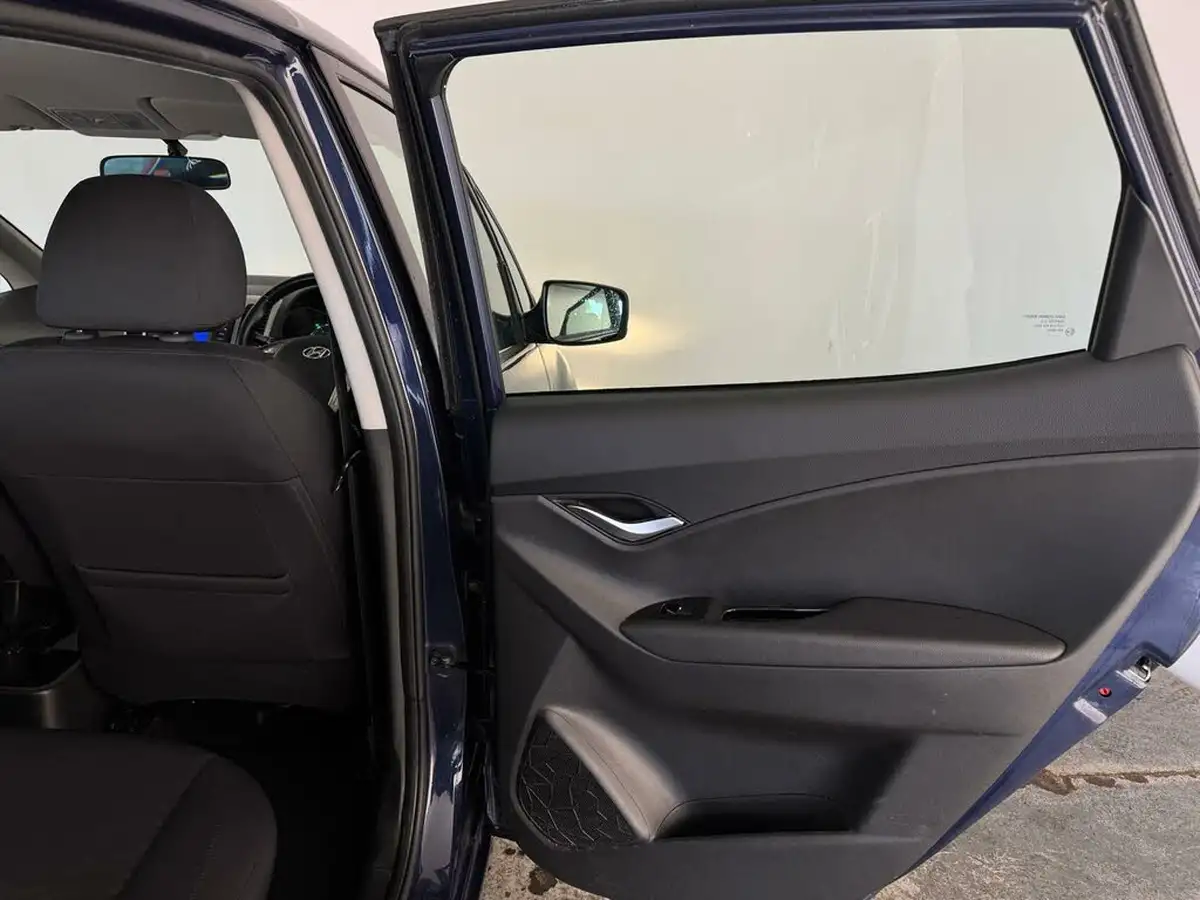 2019-hyundai-ix20-16-se-auto-big-14