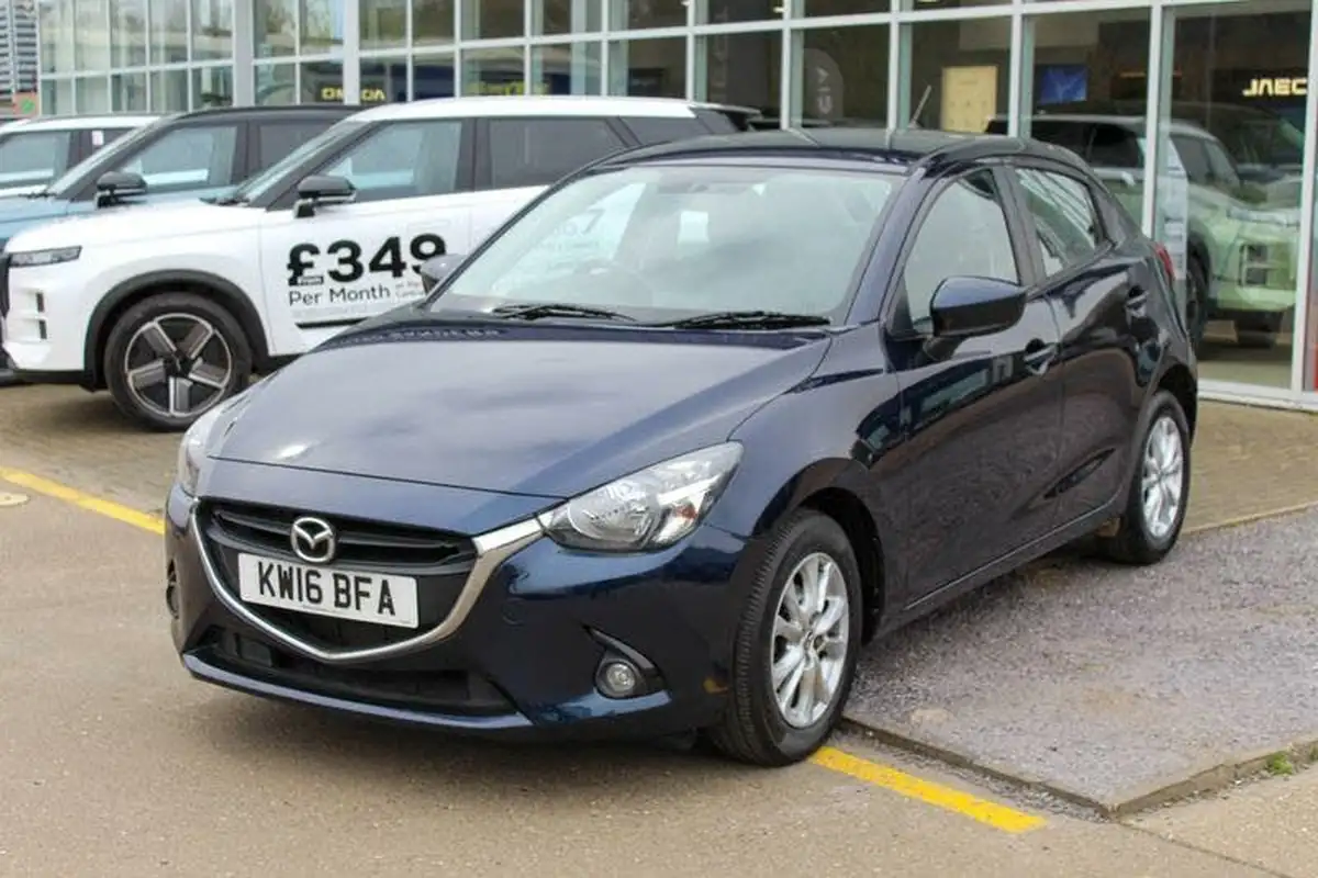 2016-mazda-mazda2-15-se-l-75ps-big-2