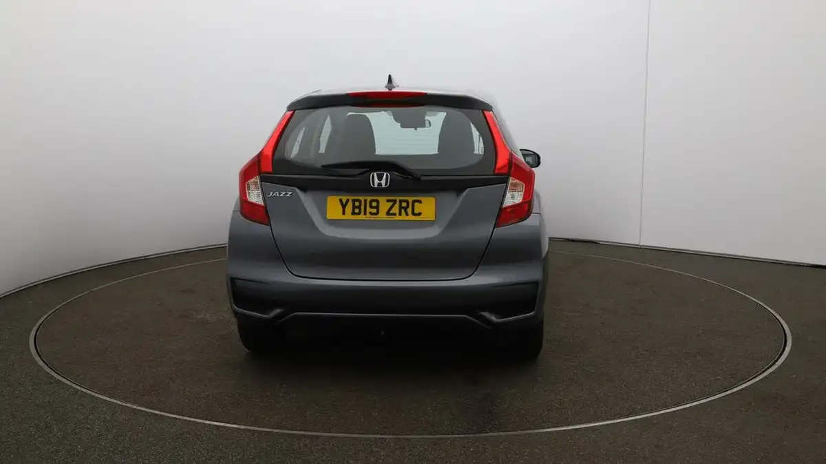 2019-honda-jazz-13-i-vtec-s-cvt-big-47