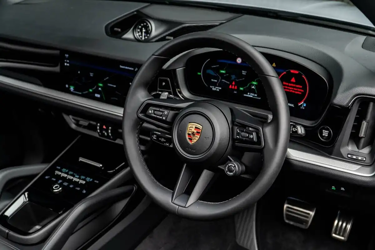 2023-porsche-cayenne-big-22
