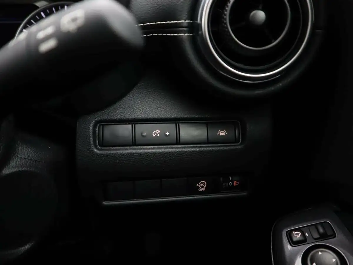 2024-nissan-juke-10-dig-t-n-connecta-dct-big-31