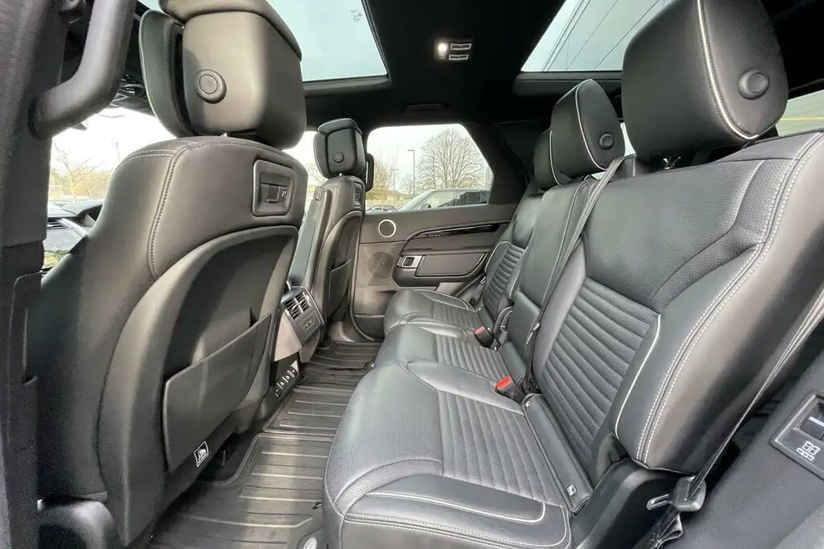 2021-land-rover-discovery-30-d300-r-dynamic-hse-big-52