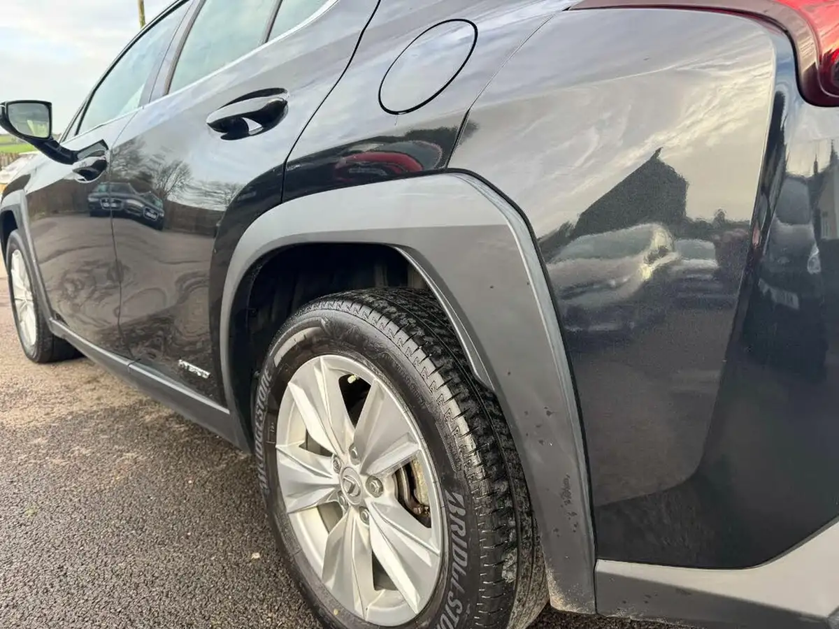 2020-lexus-ux-250h-20-ux-without-navigation-big-31