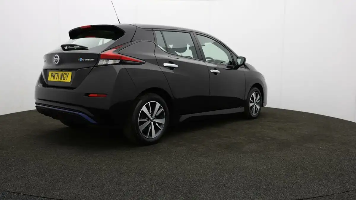 2021-nissan-leaf-e-acenta-big-1