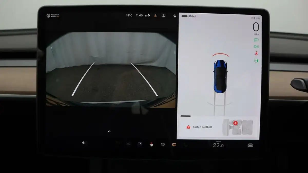 2021-tesla-model-3-e-long-range-awd-big-24