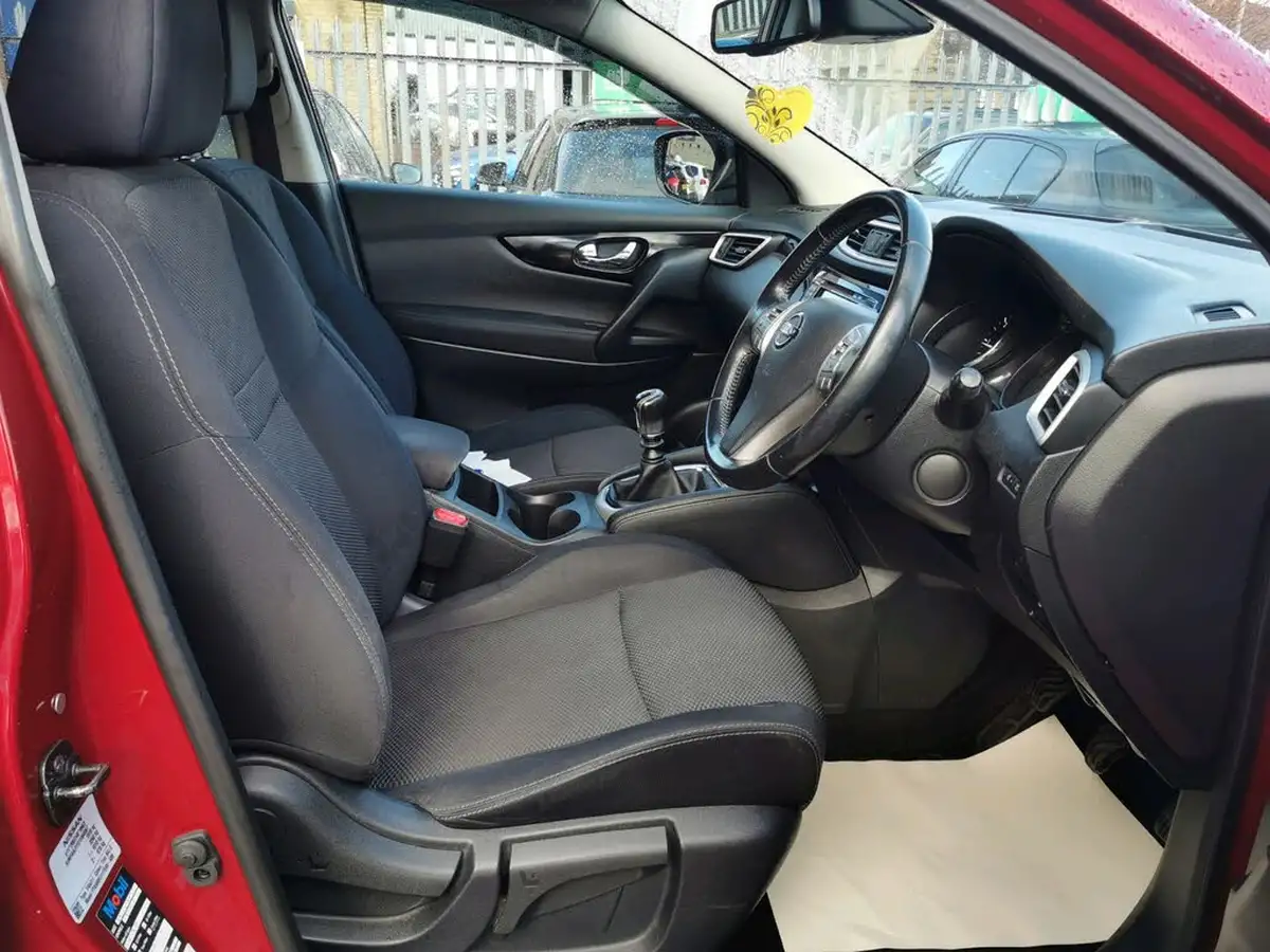 2015-nissan-qashqai-15dci-n-tec-big-9