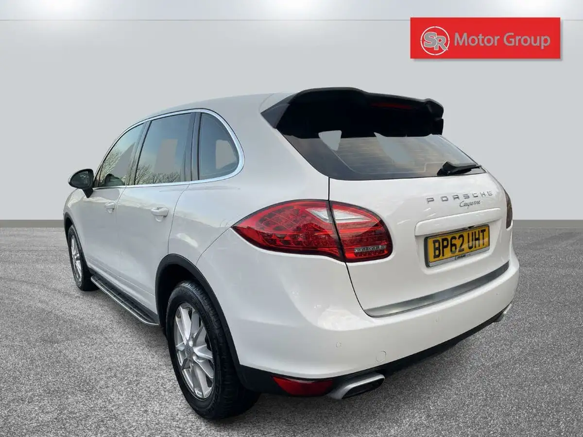 2011-porsche-cayenne-36-300bhp-awd-big-3