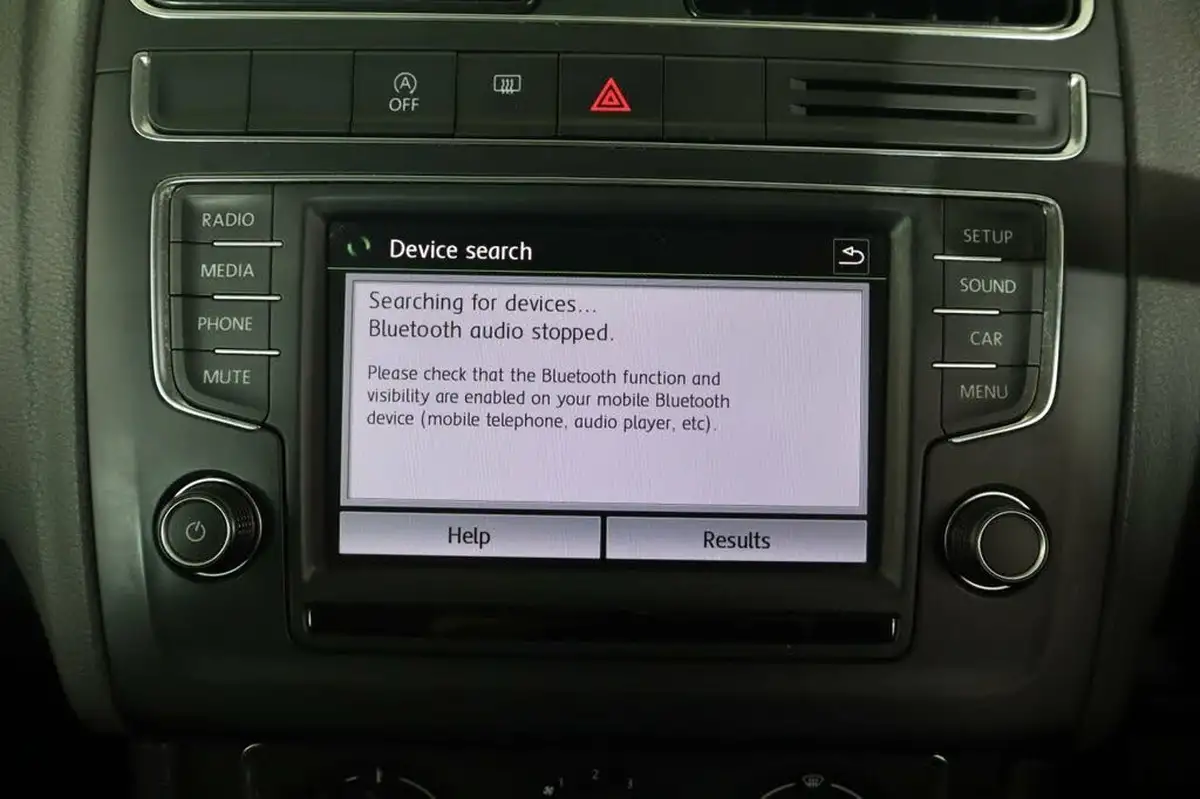 2015-volkswagen-polo-10-se-60ps-5d-big-39