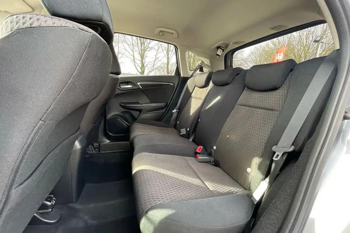 2018-honda-jazz-13-i-vtec-ex-navi-cvt-big-7