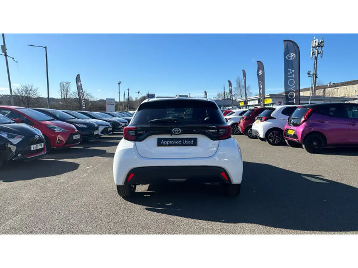 2022-toyota-yaris-15-vvt-i-design-big-18