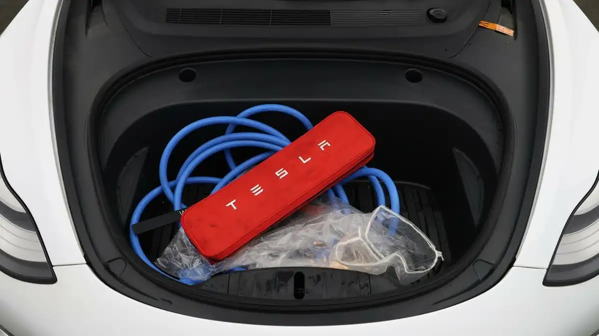 2020-tesla-model-3-e-long-range-big-11