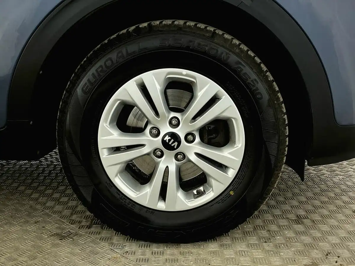 2017-kia-sportage-16-gdi-1-big-8