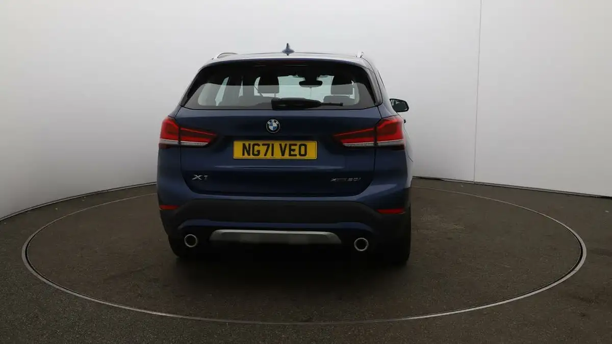 2021-bmw-x1-20-xdrive20i-xline-big-6