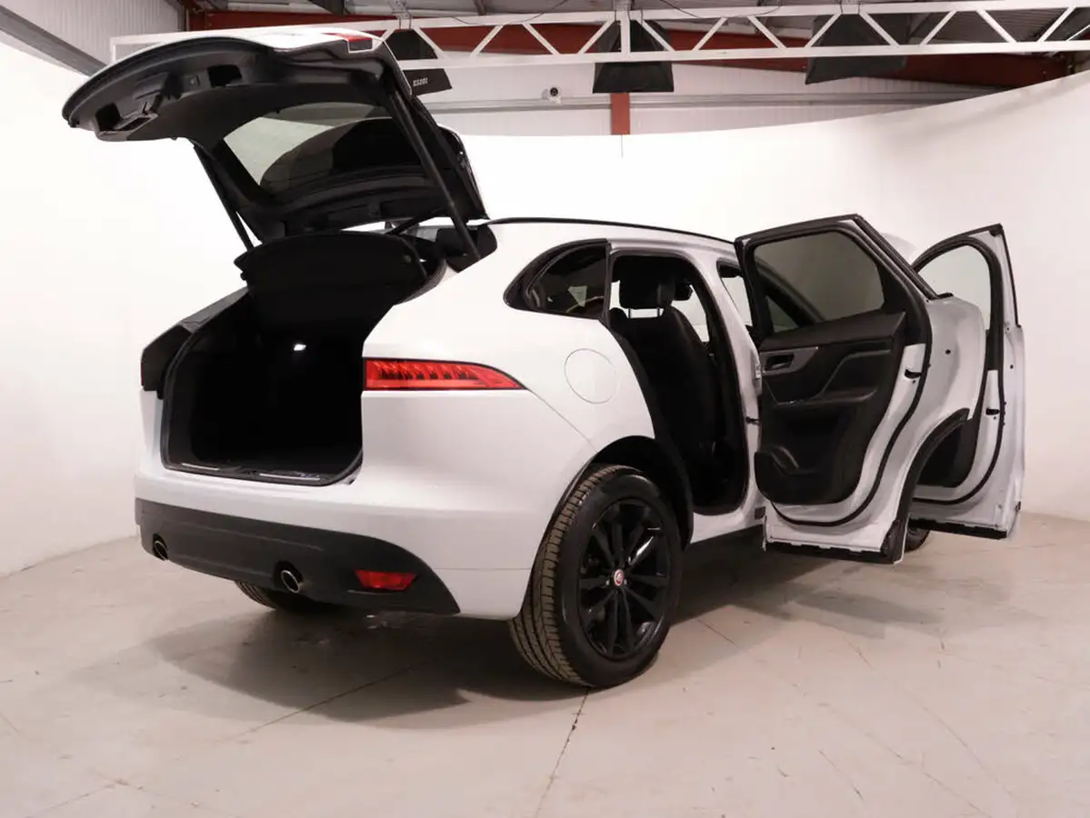 2020-jaguar-f-pace-20-i4d-chequered-flag-240ps-big-48