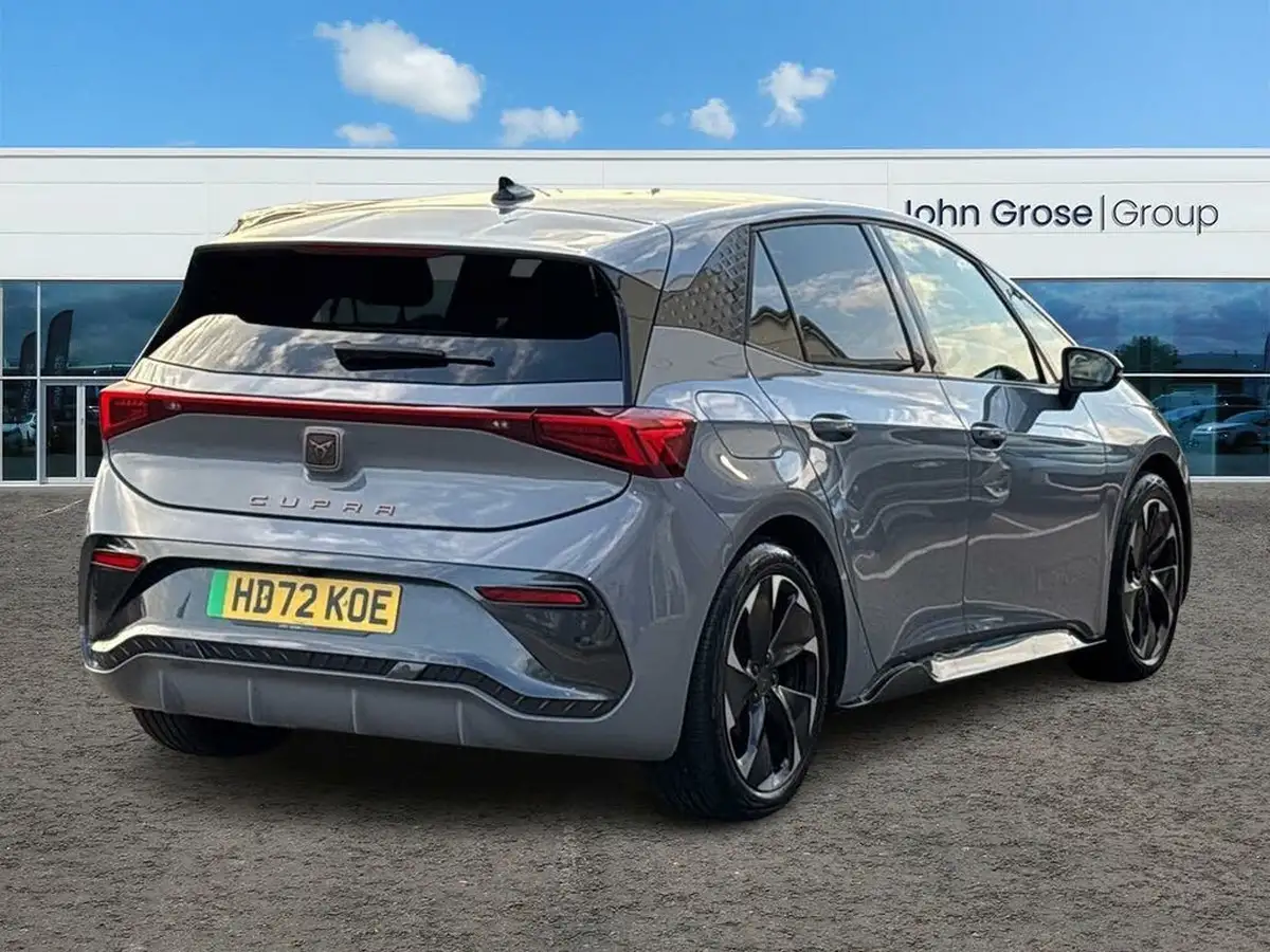 2022-cupra-born-e-v2-204ps-58kwh-big-2