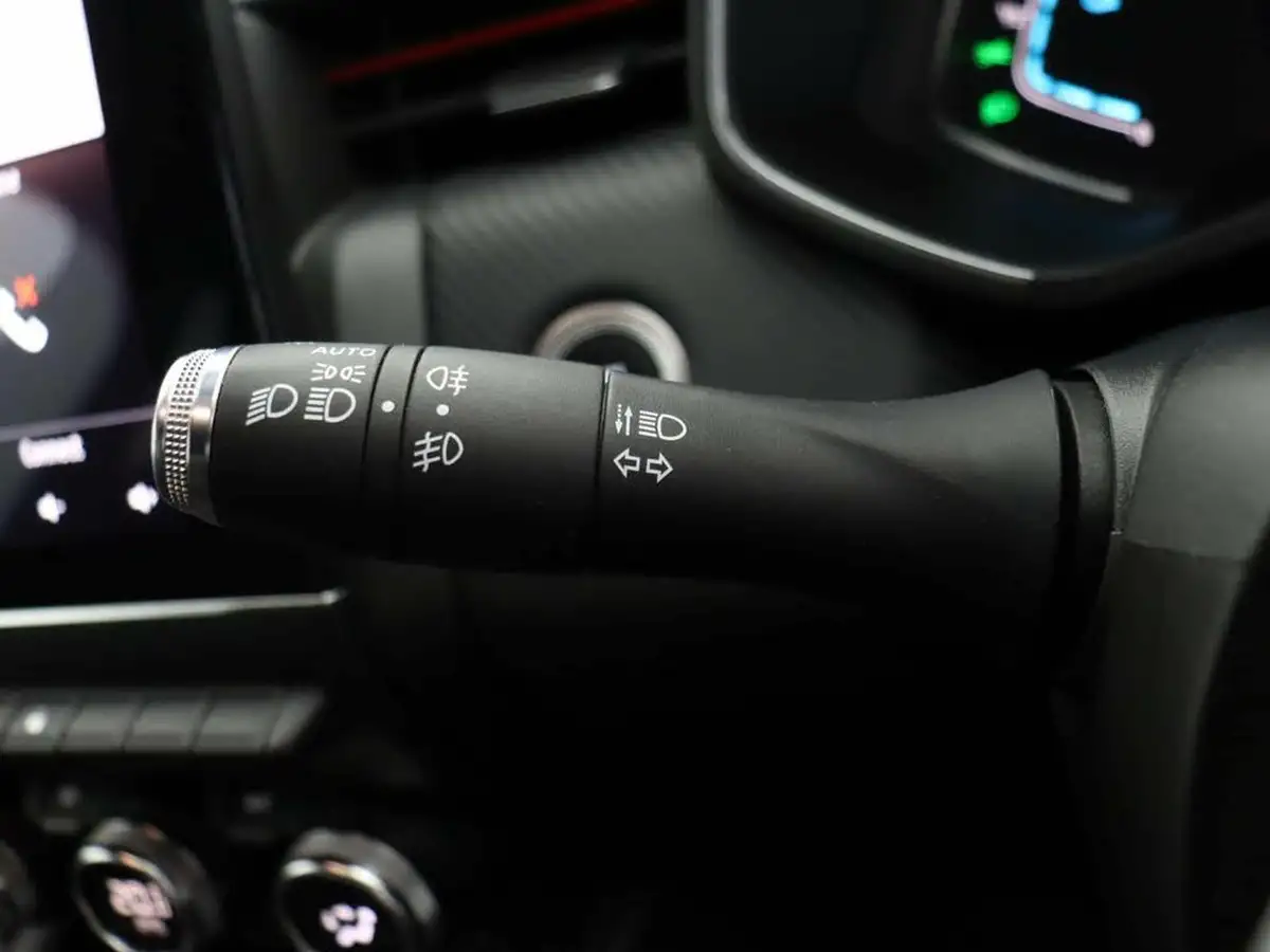 2021-renault-clio-16-rs-line-big-32