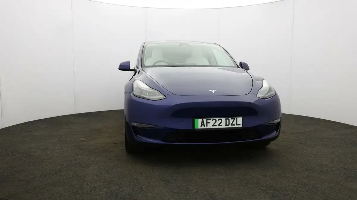 2022-tesla-model-y-e-long-range-big-43