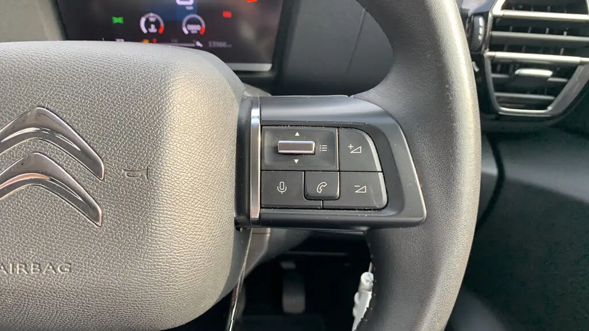 2022-citroen-c4-12-puretech-sense-big-23