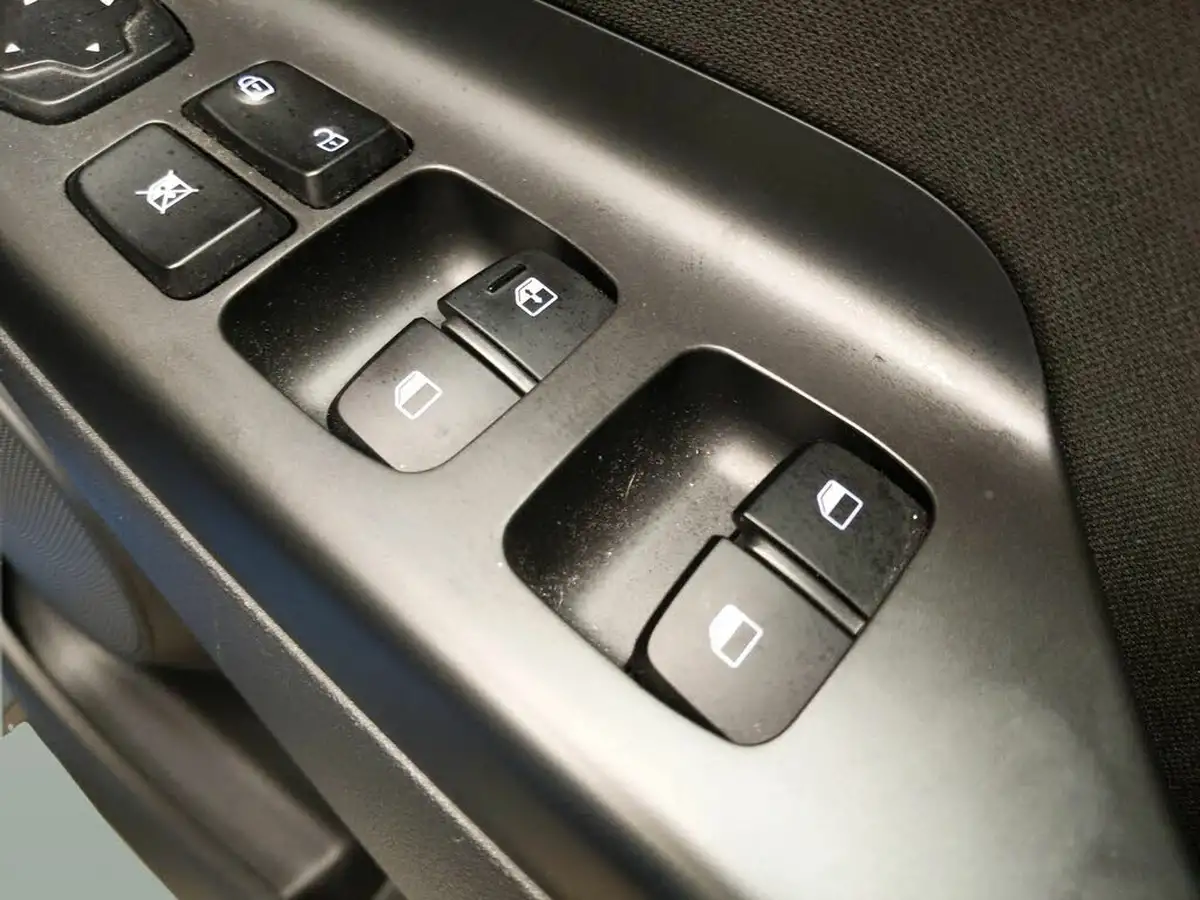 2021-hyundai-kona-10-t-gdi-premium-48-volt-mhev-big-14