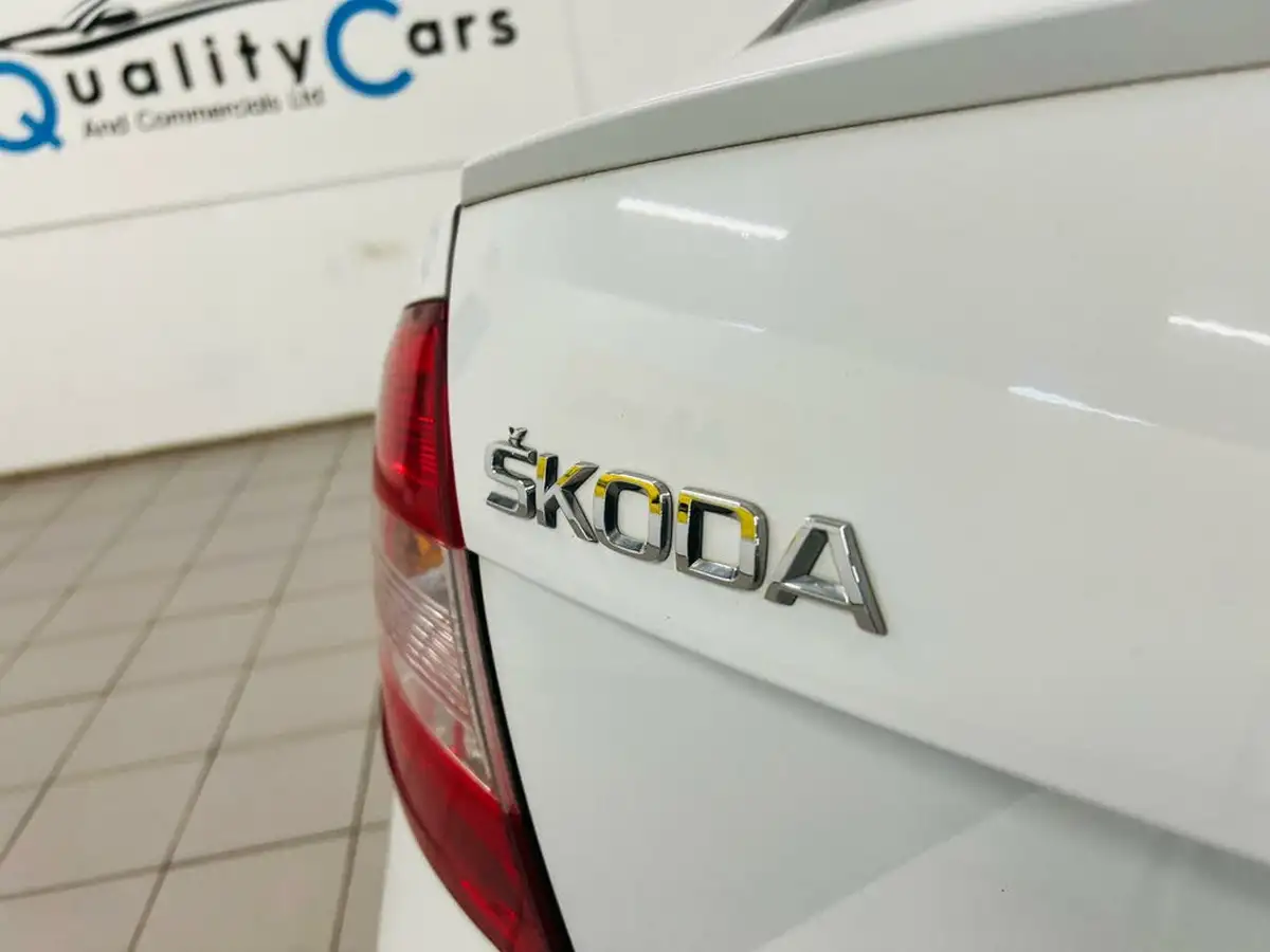 2013-skoda-rapid-14-se-big-33