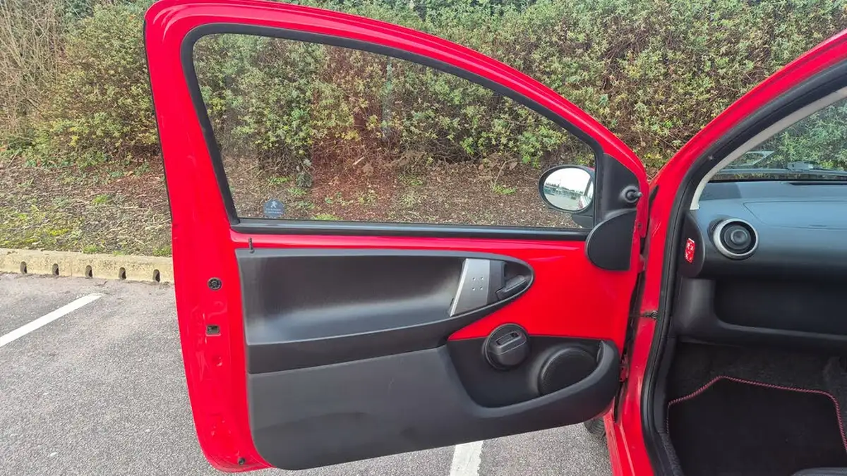 2012-peugeot-107-10-active-3d-semi-a-big-16