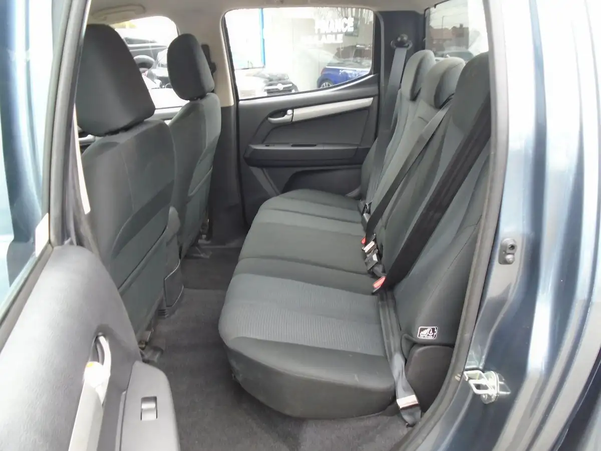2015-isuzu-d-max-25td-yukon-double-pickup-big-10