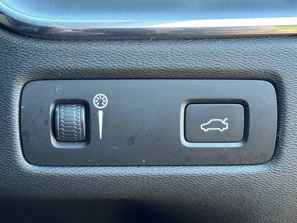 2021-volvo-xc60-20-b5-momentum-big-21