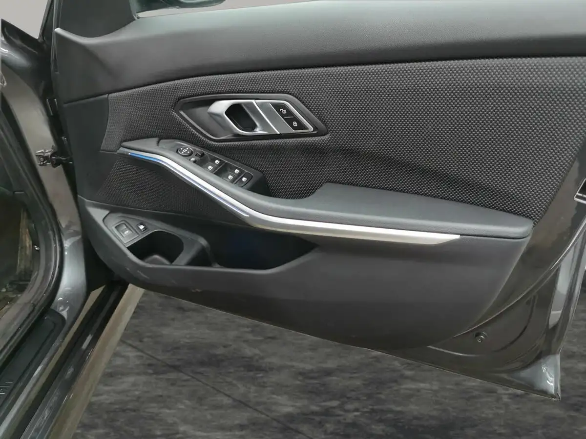 2022-bmw-3-series-20-330e-se-pro-touring-5d-big-32