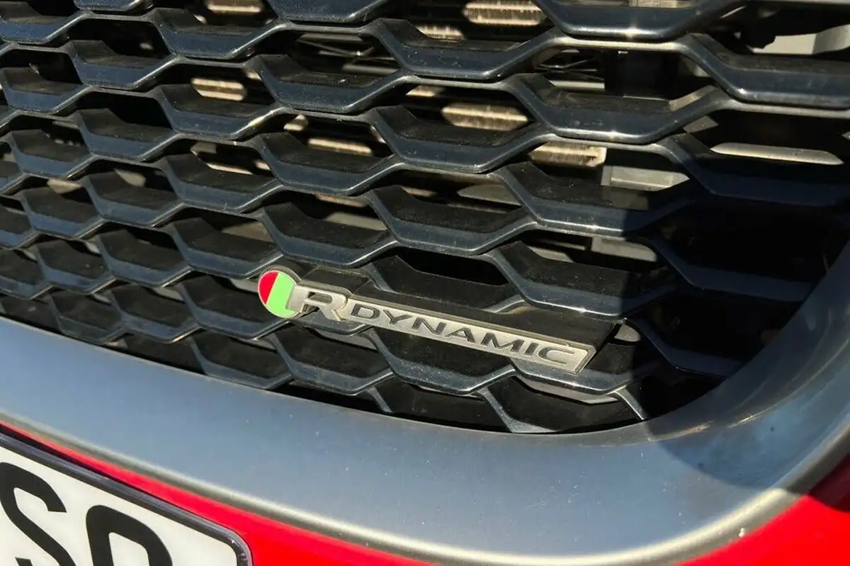 2018-jaguar-e-pace-20-i4d-r-dynamic-s-150ps-big-12