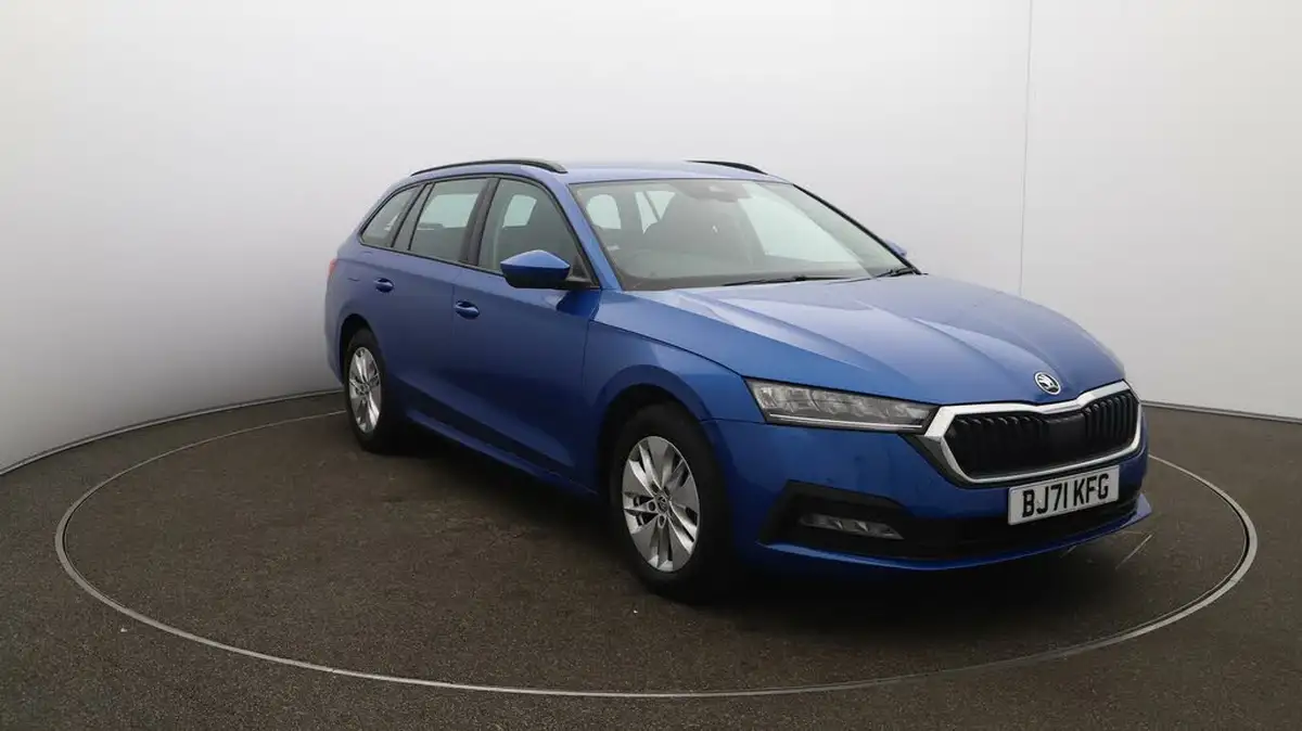 2021-skoda-octavia-big-35