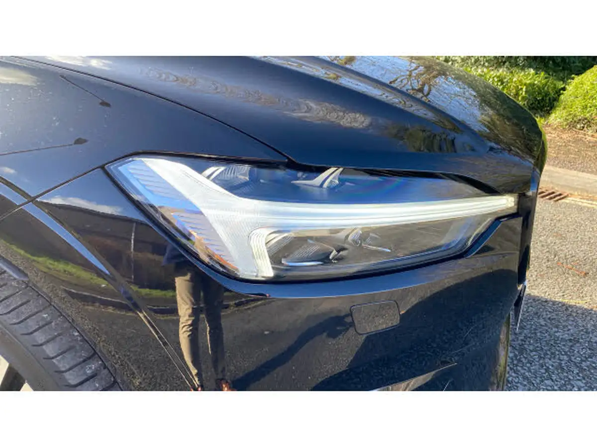 2021-volvo-xc60-20-b5-r-design-pro-awd-big-45