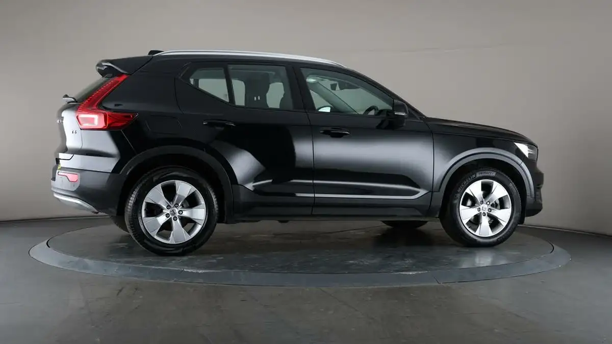 2022-volvo-xc40-15-t3-momentum-big-60