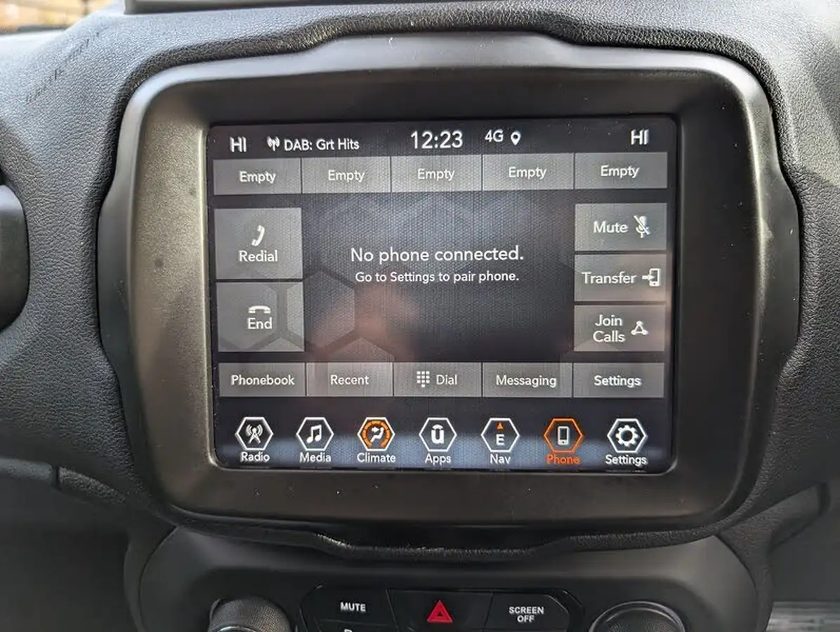 2021-jeep-renegade-13-gse-night-eagle-big-36