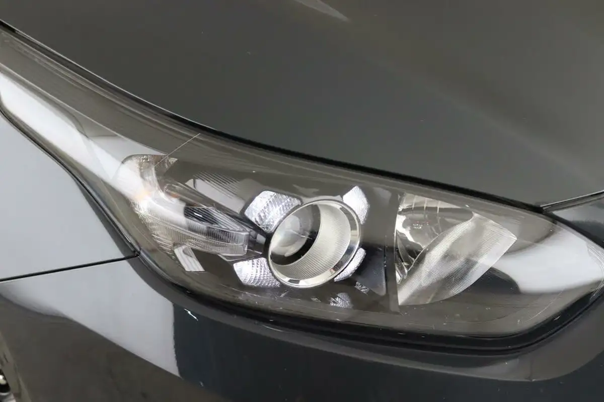 2022-kia-ceed-15-t-gdi-3-hatchback-big-7