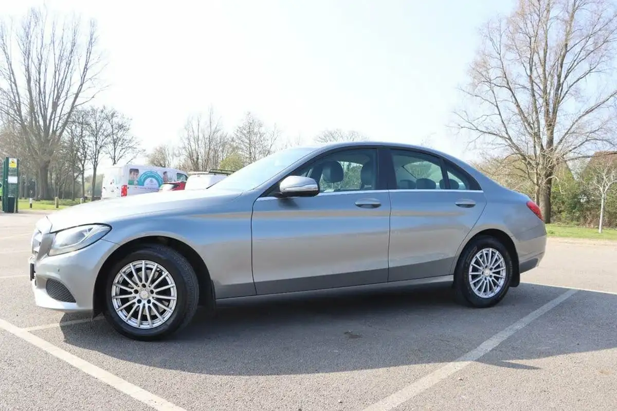2015-mercedes-benz-c-class-20-c200-se-184ps-executivess-saloon-4d-7g-tronic-plus-big-8
