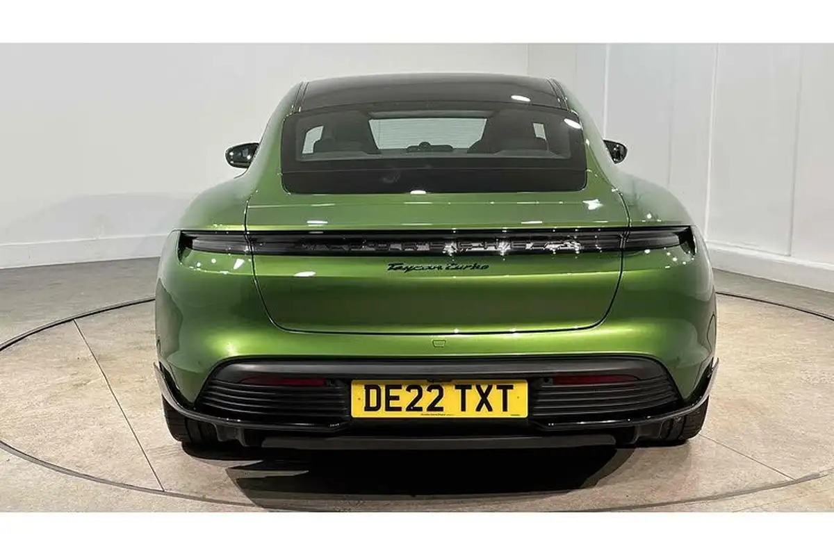 2022-porsche-taycan-e-turbo-big-9