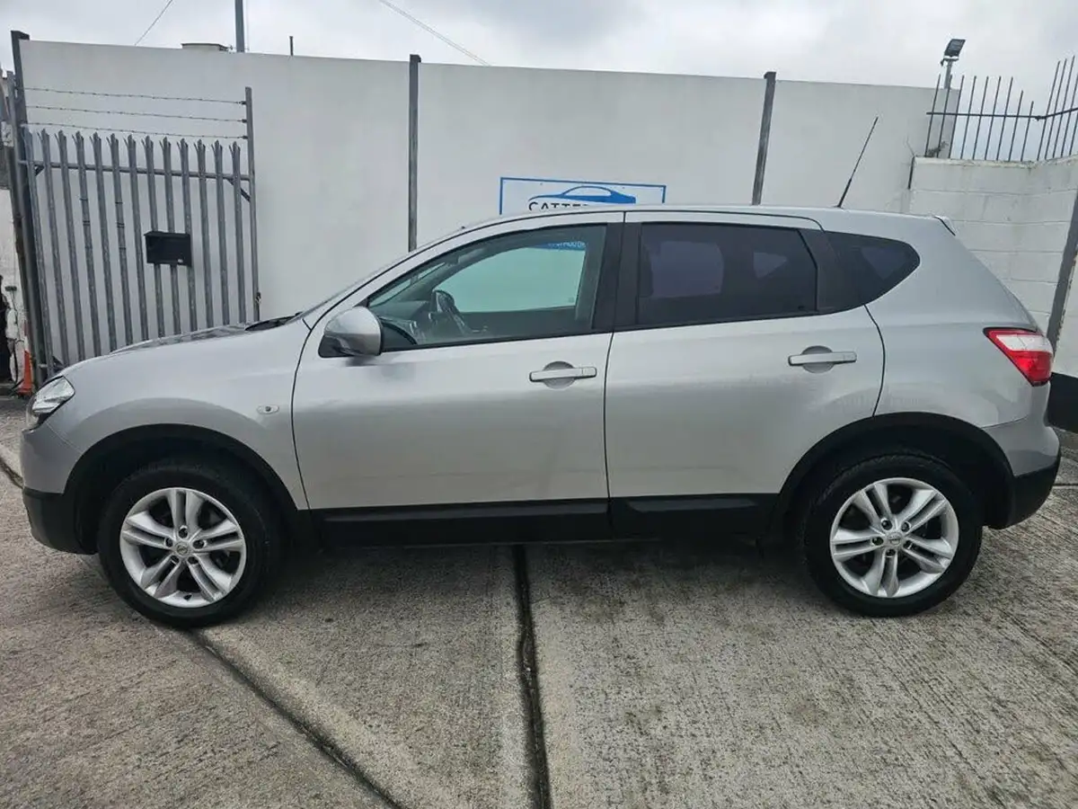 2012-nissan-qashqai-16-acenta-big-1