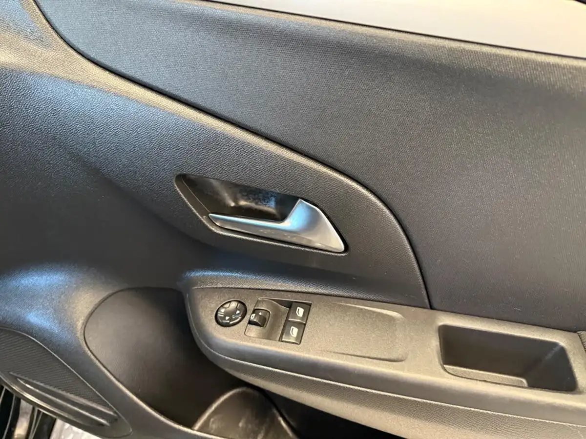 2020-vauxhall-corsa-12i-se-premium-big-18
