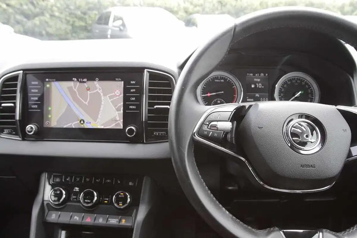 2021-skoda-karoq-15-tsi-se-l-dsg-big-17