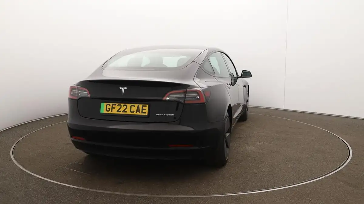 2022-tesla-model-3-e-long-range-big-47