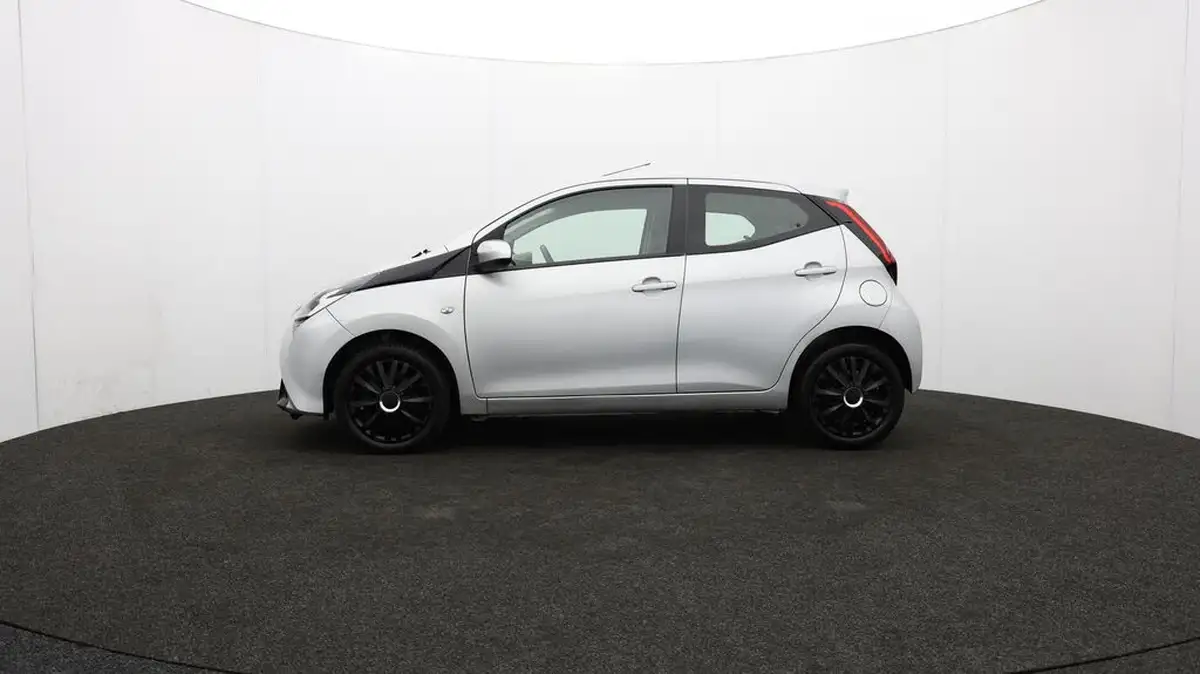 2019-toyota-aygo-10-vvt-i-x-play-big-62