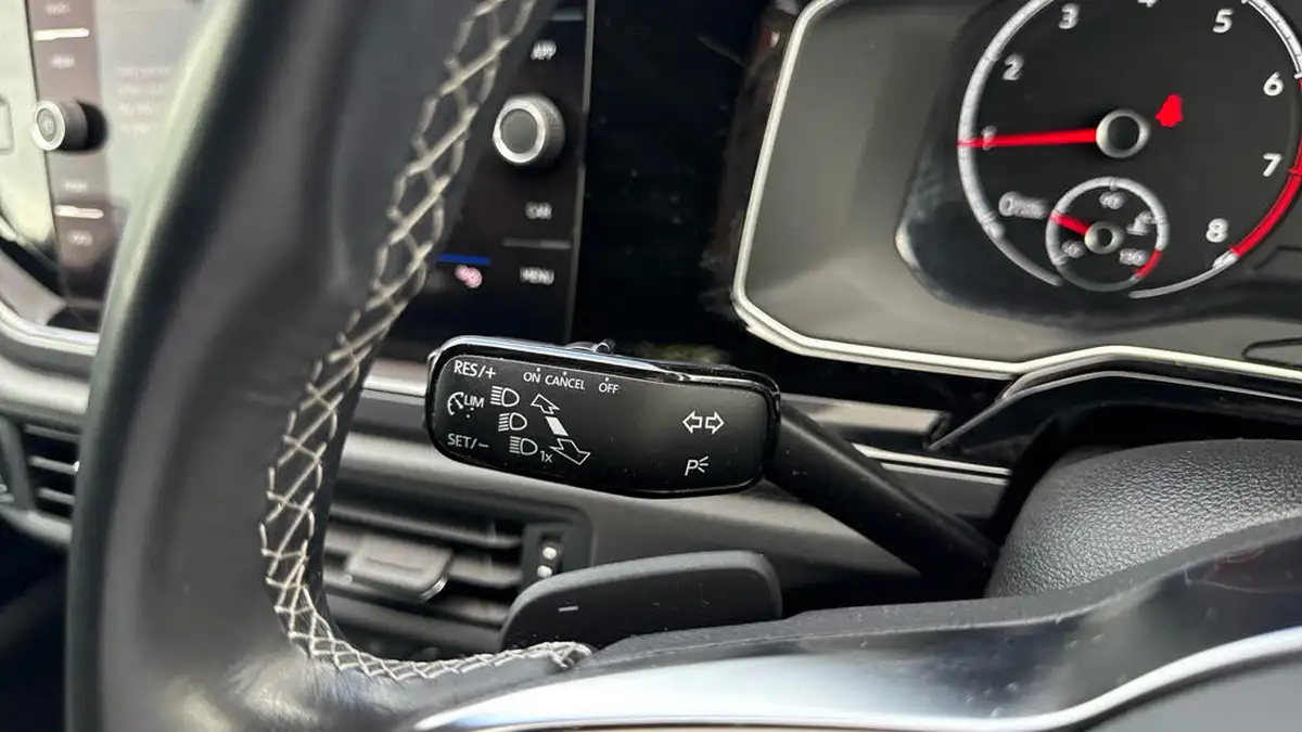 2021-volkswagen-polo-10-tsi-r-line-110ps-dsg-big-27