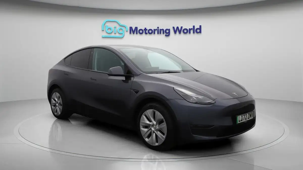 2022-tesla-model-y-e-long-range-big-1